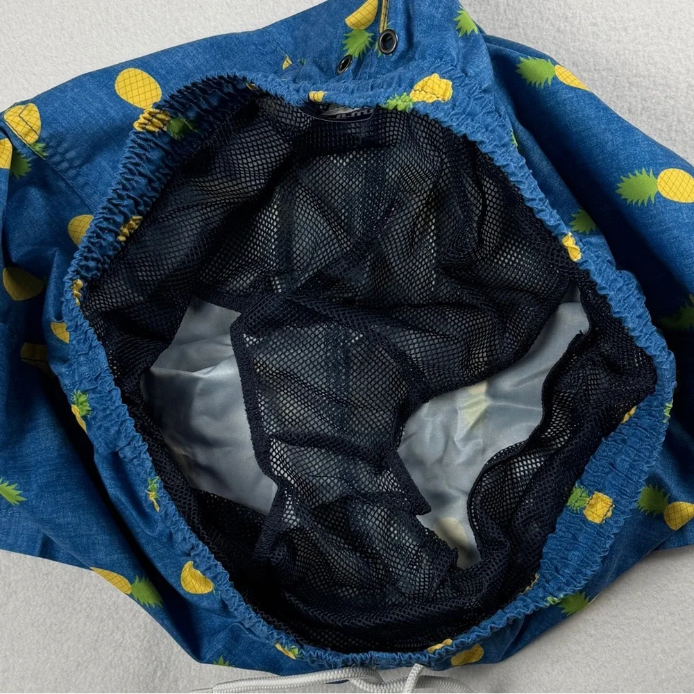 Trunks Surf & Swim Co Men’s Swimwear Board Shorts Pineapple Print Lined‎ Large